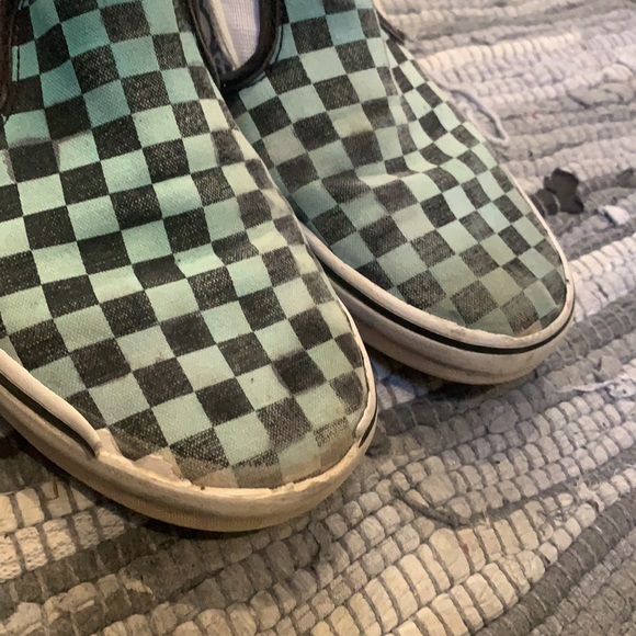 Well worn vans - Picture 6 of 6